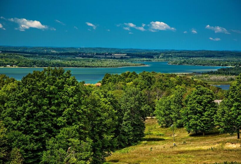 The Lakeview Hotel, Shanty Creek Resort