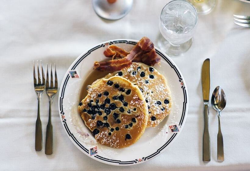 The Lakeview Hotel, Shanty Creek Resort