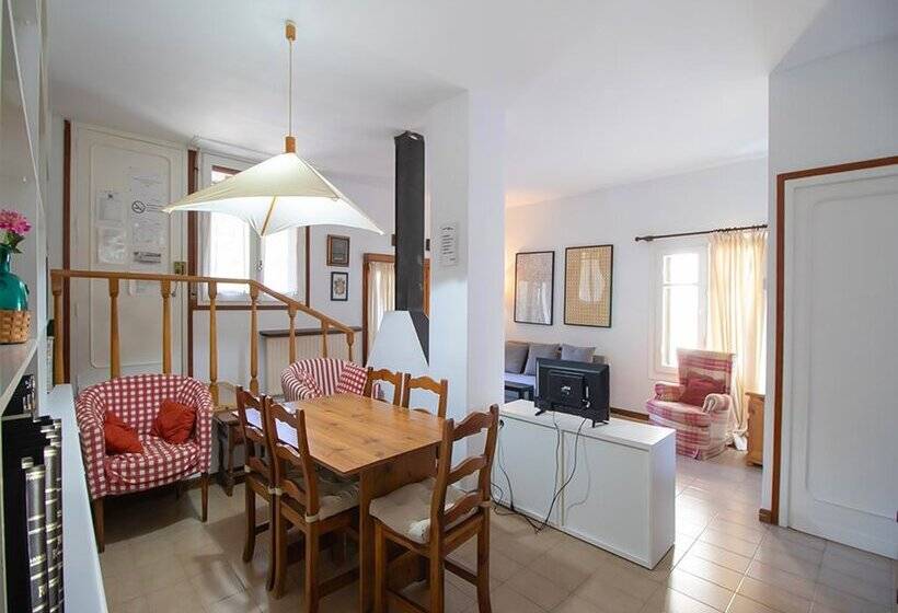 Apartamentos Escarrilla 3000