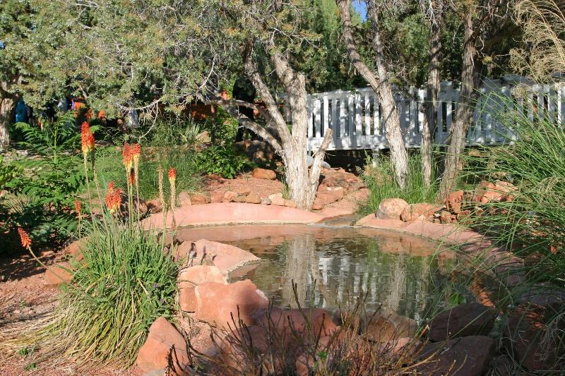 تختخواب و صبحانه A Sunset Chateau