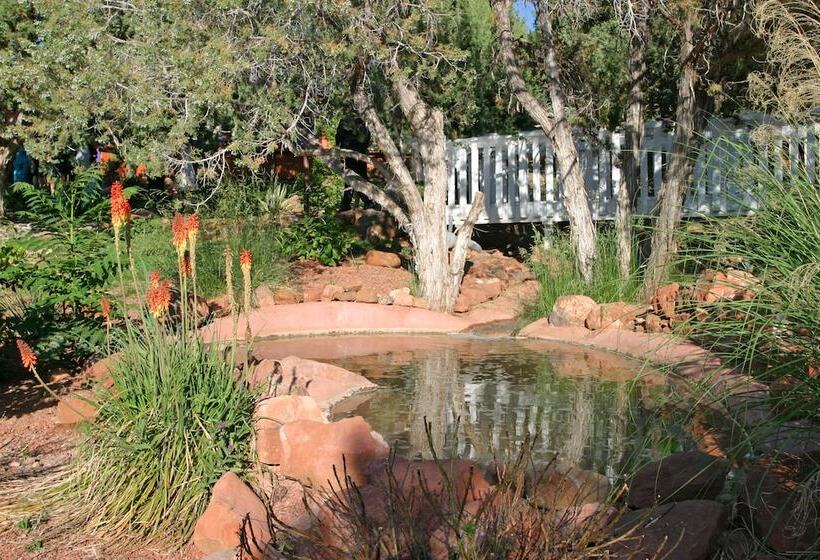 تختخواب و صبحانه A Sunset Chateau