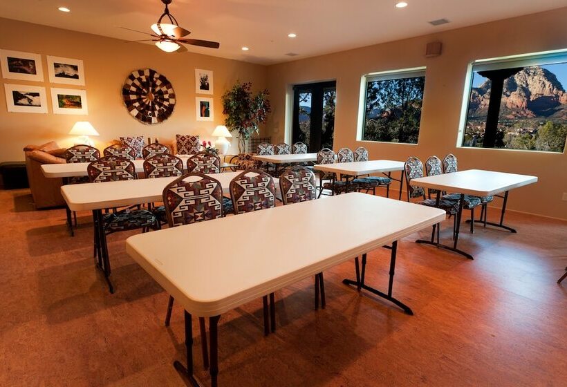 تختخواب و صبحانه A Sunset Chateau