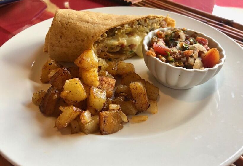 تختخواب و صبحانه A Sunset Chateau