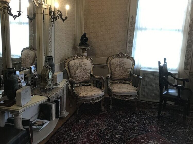 Bed and Breakfast Edgewood Manor