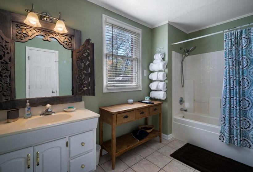 Bed and Breakfast The Inn On Front Street