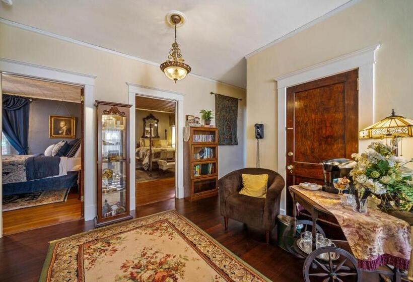 민박 The Inn On Front Street