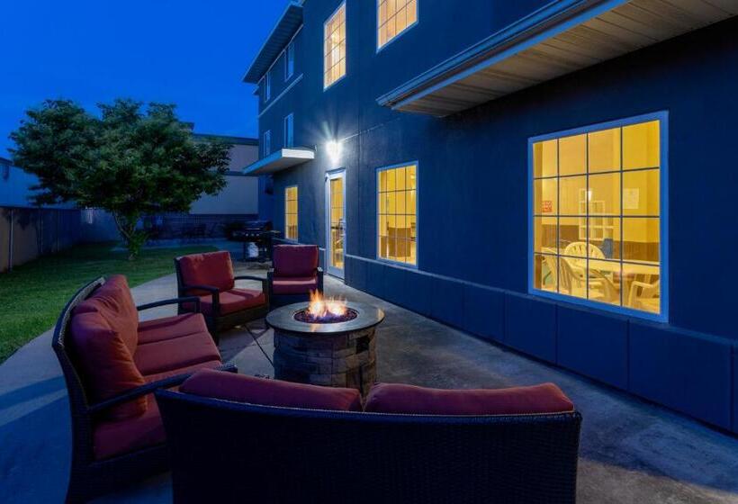 Grandstay Hotel & Suites Ames