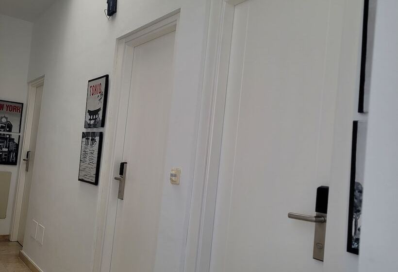 فندق فئة نجمة واحدة Hospederia Almundo By Alexandra Realty