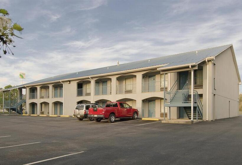 בית מלון כפרי Americas Best Value Inn Rome