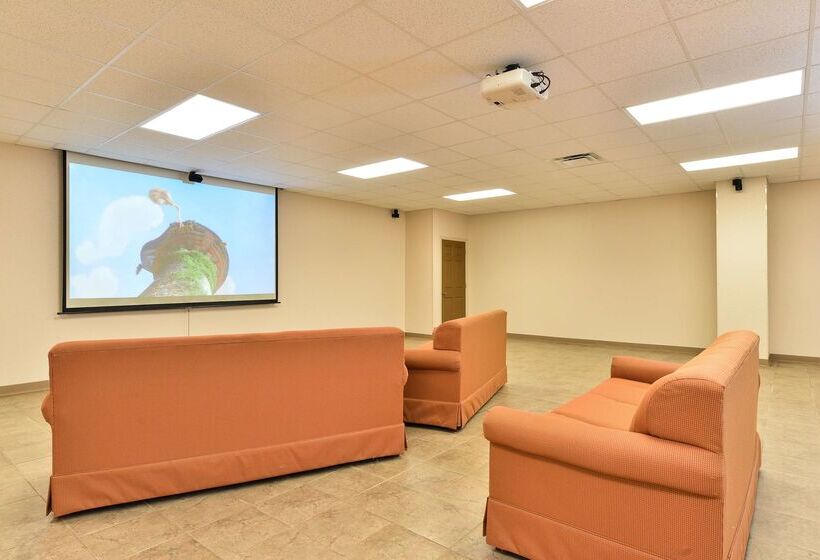 فندق Red Roof Inn Hope