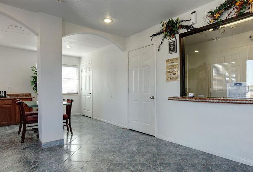 בית מלון כפרי Scottish Inns & Suites