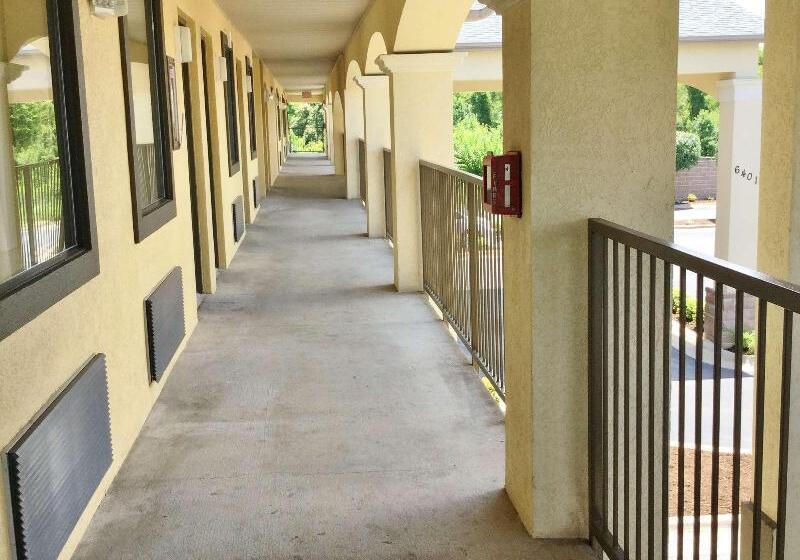 فندق Americas Best Value Inn And Suites Little Rock