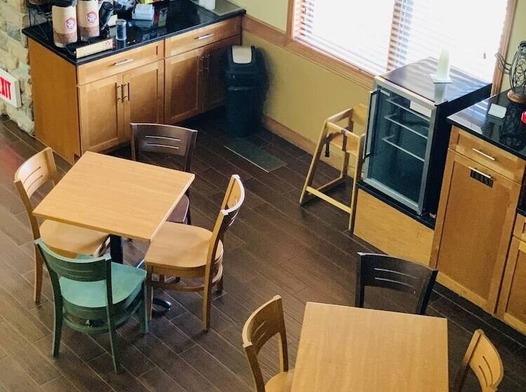 فندق Americinn By Wyndham Kewanee