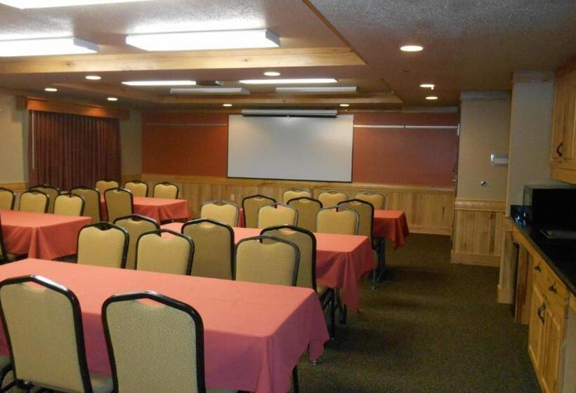 בית מלון כפרי Americinn By Wyndham Oswego