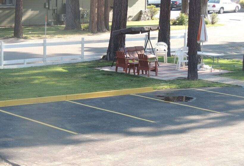 בית מלון כפרי Apex Inn