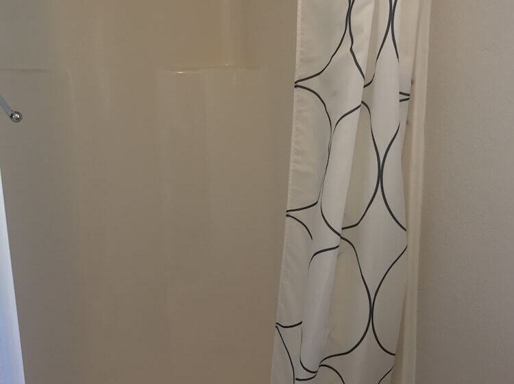 בית מלון כפרי Apex Inn