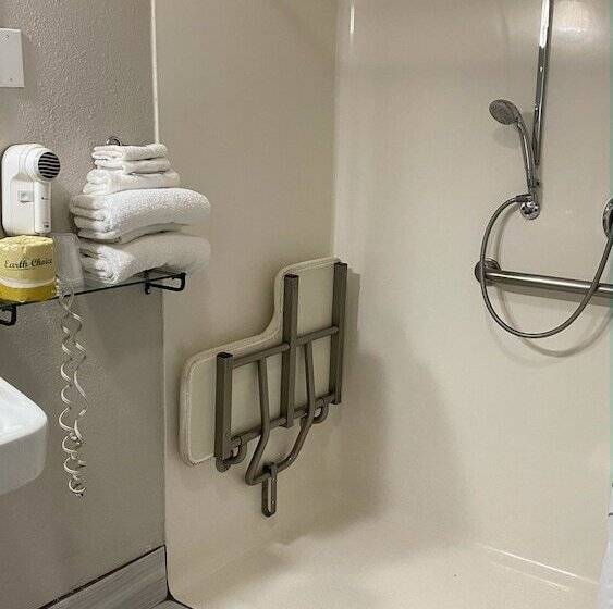 בית מלון כפרי Apex Inn