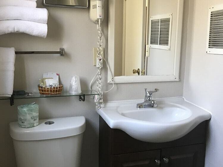 בית מלון כפרי Apex Inn