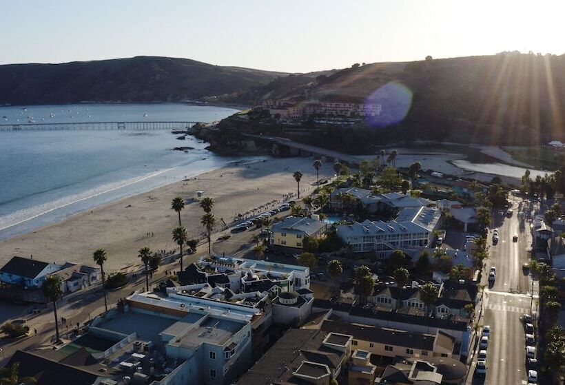 فندق Avila Lighthouse Suites