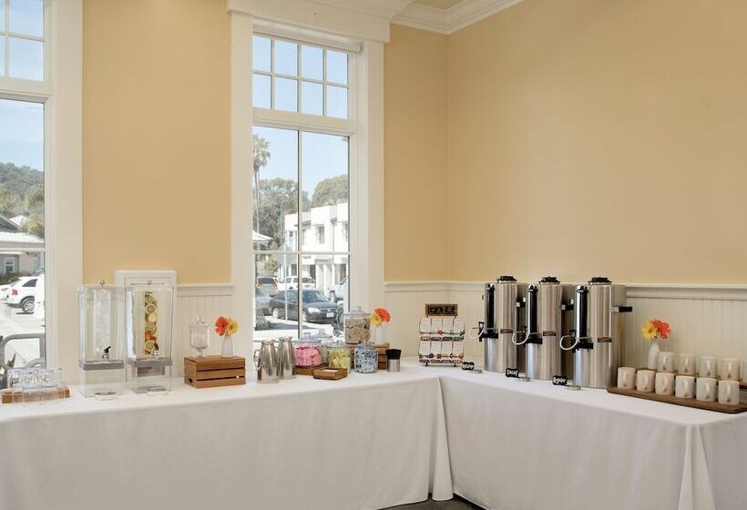 فندق Avila Lighthouse Suites