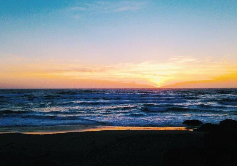 فندق Beach House Inn