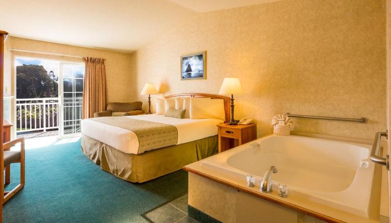 فندق Beach House Inn