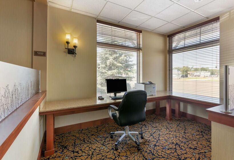 فندق Best Western Golden Prairie Inn And Suites