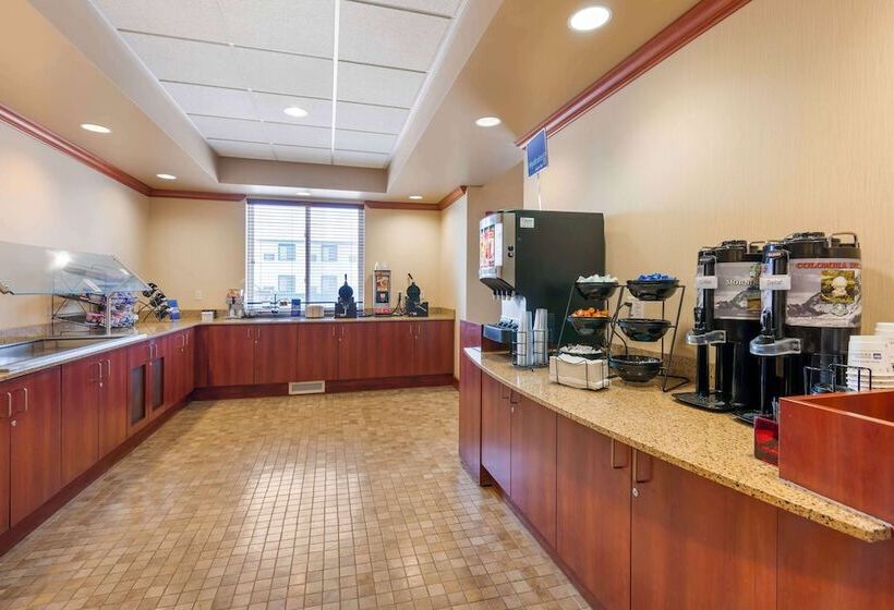 فندق Best Western Golden Prairie Inn And Suites