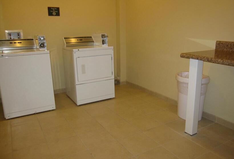 Отель Best Western Plus First Coast Inn And Suites