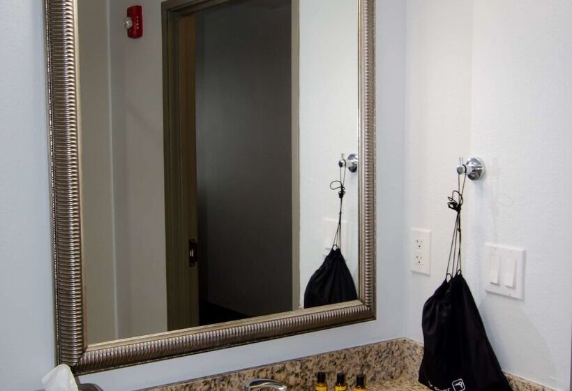 Отель Best Western Plus First Coast Inn And Suites