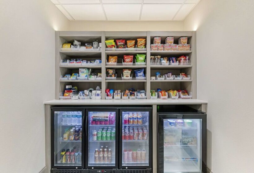 Отель Best Western Plus First Coast Inn And Suites