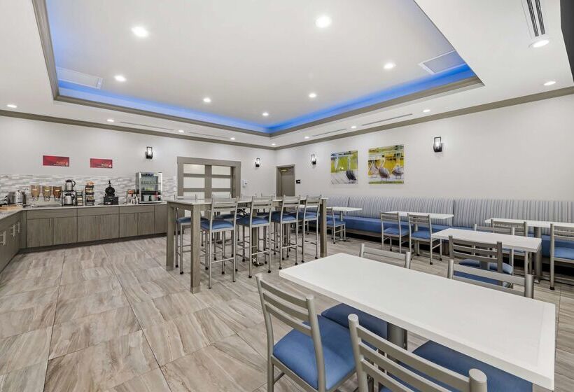 Отель Best Western Plus First Coast Inn And Suites