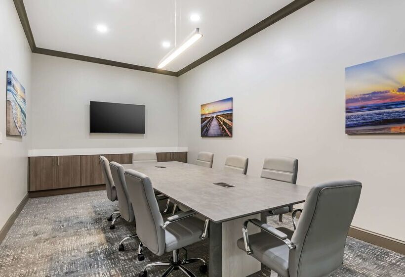 Отель Best Western Plus First Coast Inn And Suites