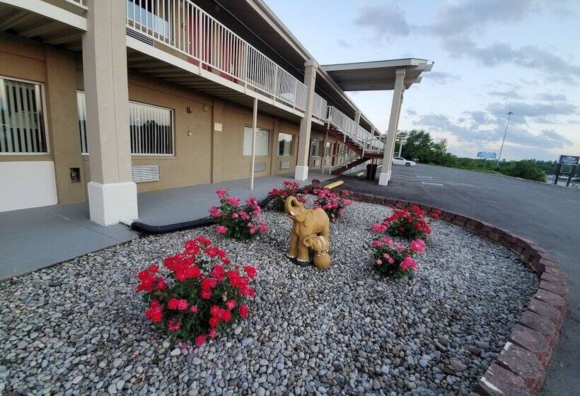 호텔 Big Spring Inn Madisonville