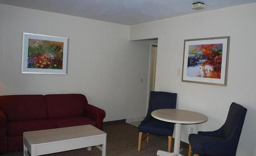 酒店 Clinton Inn & Suites