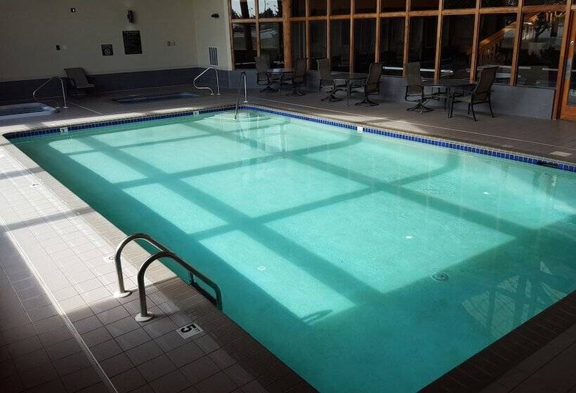 ホテル C'mon Inn & Suites Fargo