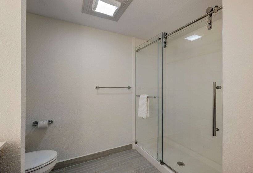 בית מלון כפרי Comfort Inn