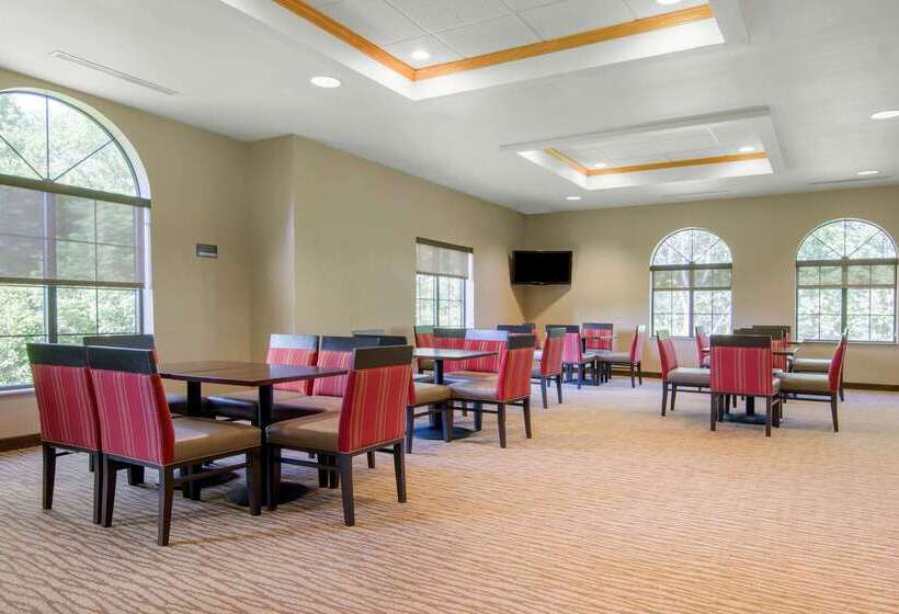 Отель Comfort Inn & Suites Cooperstown Milford