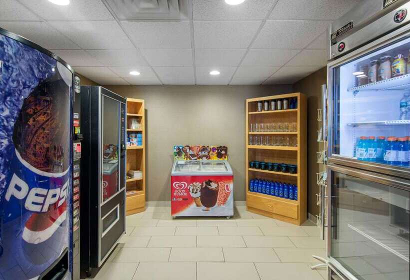 Отель Comfort Inn & Suites Cooperstown Milford