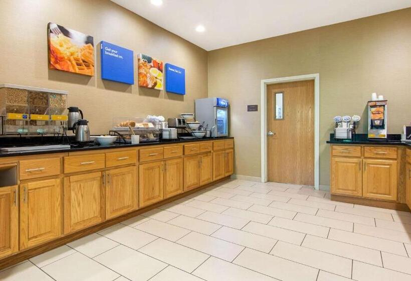Отель Comfort Inn & Suites Cooperstown Milford