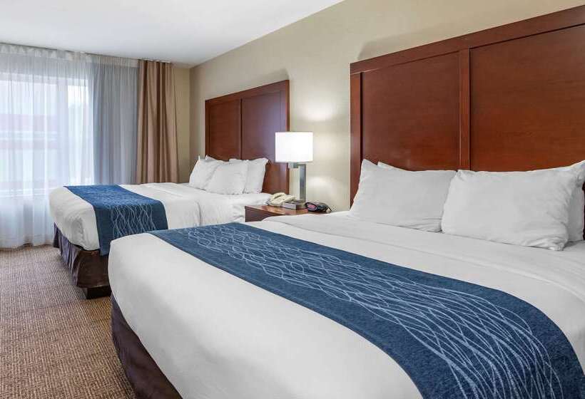 호텔 Comfort Inn & Suites Northern Kentucky