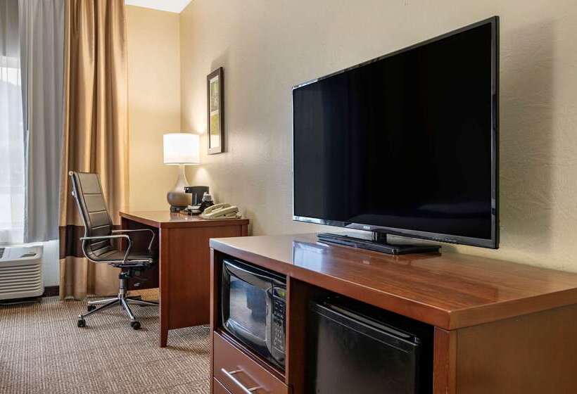 호텔 Comfort Inn & Suites Northern Kentucky