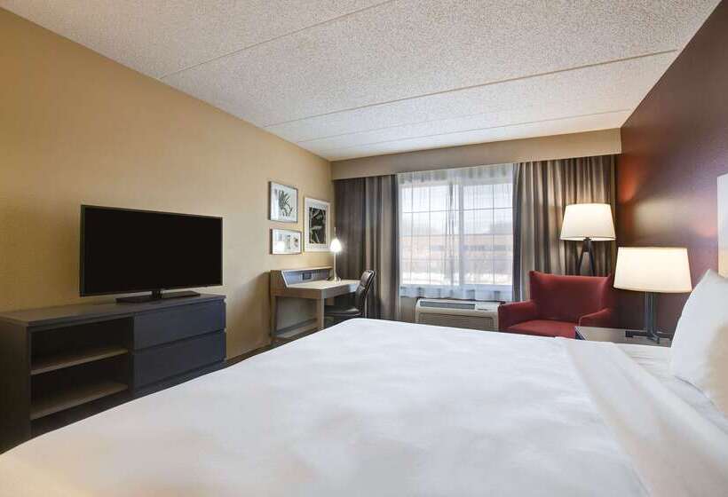 فندق Comfort Inn & Suites St. Paul Northeast