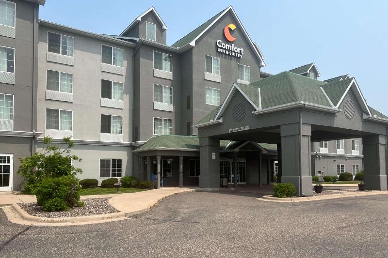 فندق Comfort Inn & Suites St. Paul Northeast