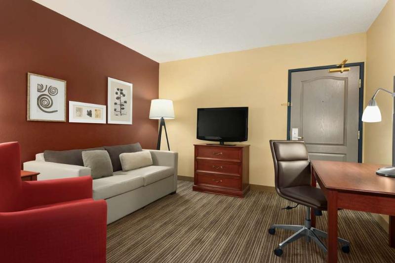 فندق Comfort Inn & Suites St. Paul Northeast