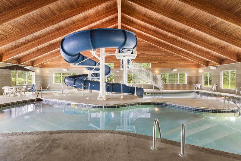 فندق Comfort Inn & Suites St. Paul Northeast