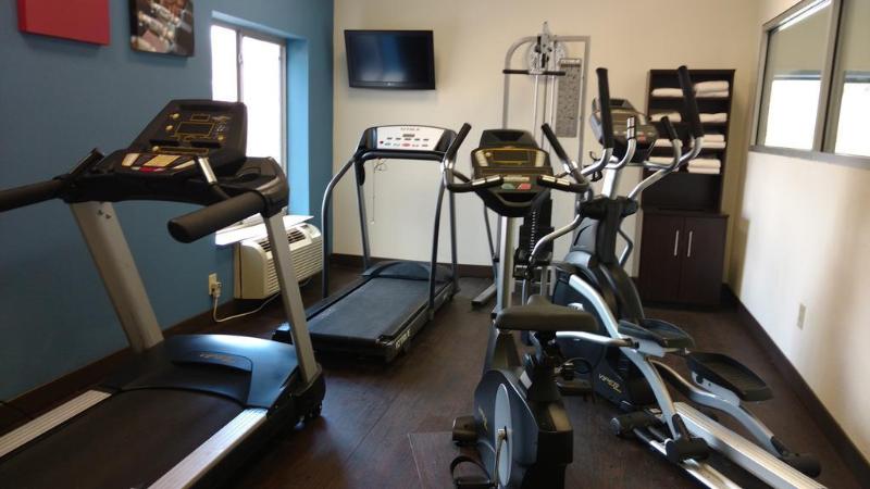 ホテル Comfort Suites Abingdon I81