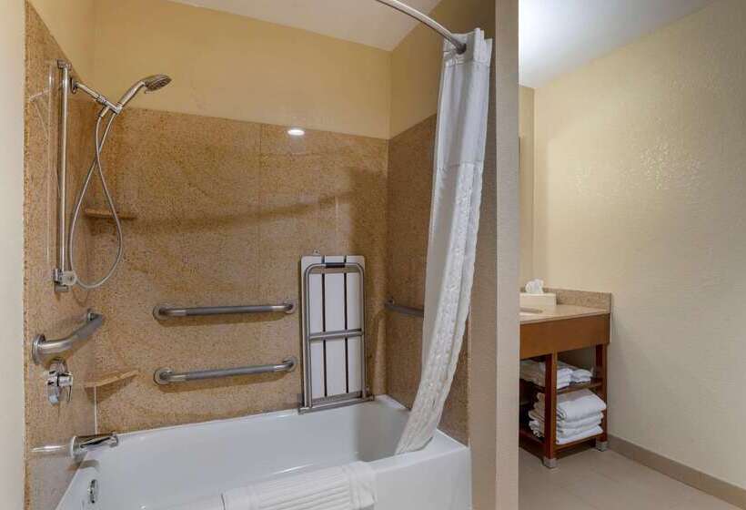 هتل Comfort Suites Oxford I 20 Exit 188