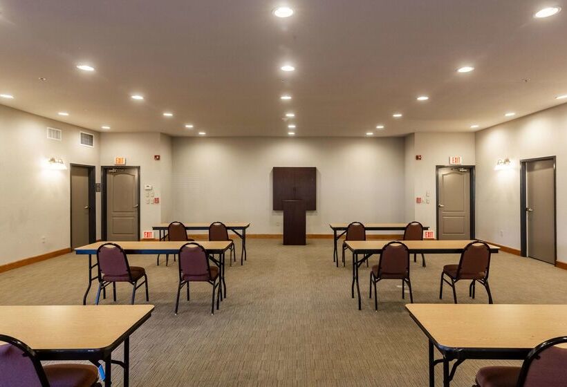 هتل Country Inn & Suites By Radisson, El Dorado, Ar