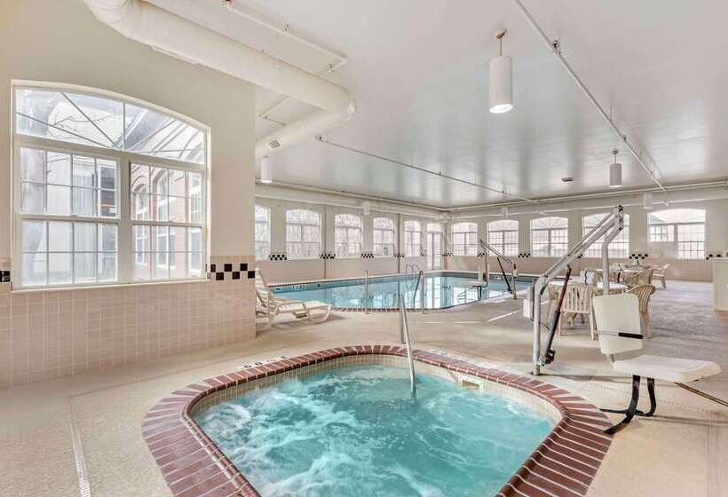 هتل Country Inn & Suites By Radisson Elk Grove Village Itasca